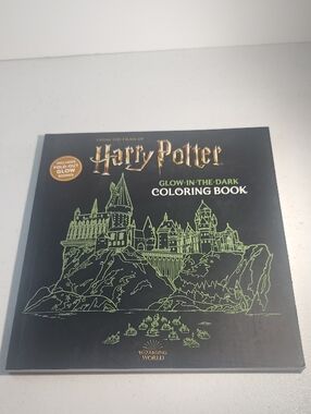 Harry Potter Glow-In-The-Dark Coloring Book With 3 Fold-out Glow Multi-Panels